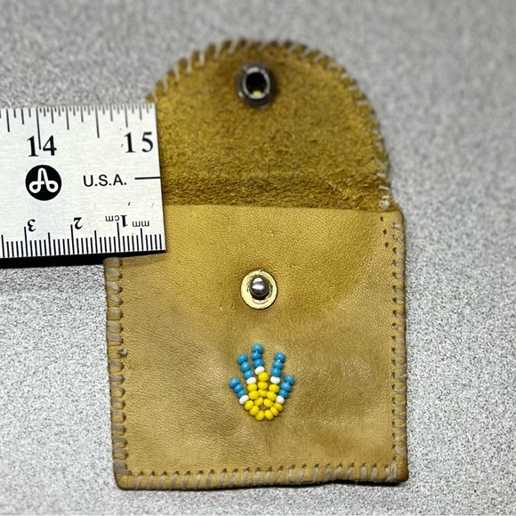 Beaded leather pouch - Picture 3 of 9